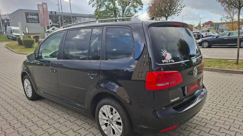 VOLKSWAGEN Touran -