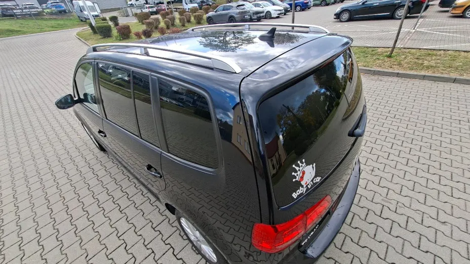 VOLKSWAGEN Touran -