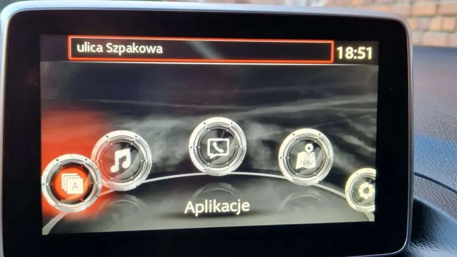 MAZDA 3 -