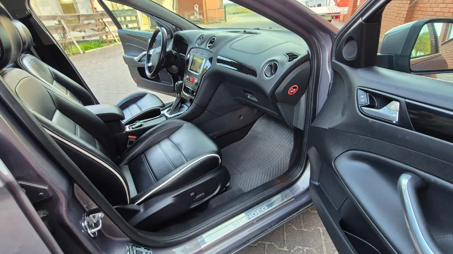 FORD Mondeo -