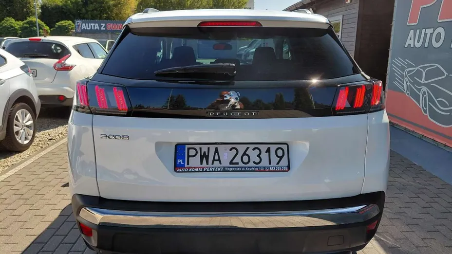 PEUGEOT 3008 -
