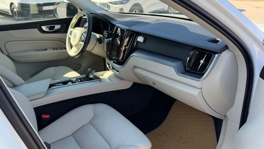 VOLVO XC60 -