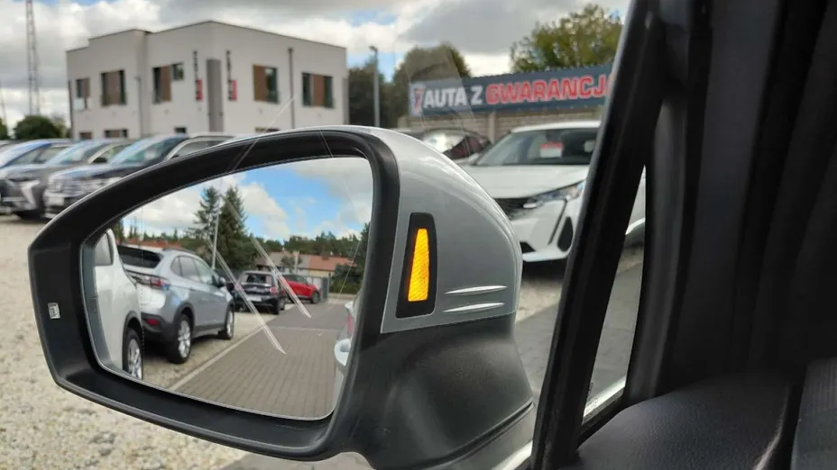 VOLKSWAGEN Tiguan -