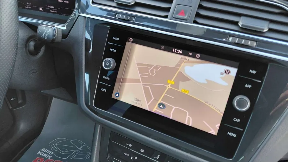 VOLKSWAGEN Tiguan -