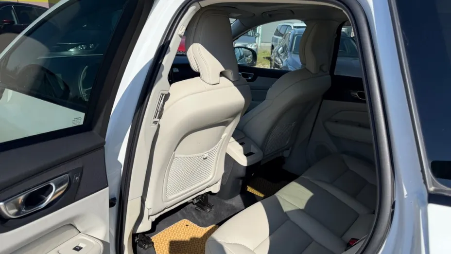 VOLVO XC60 -