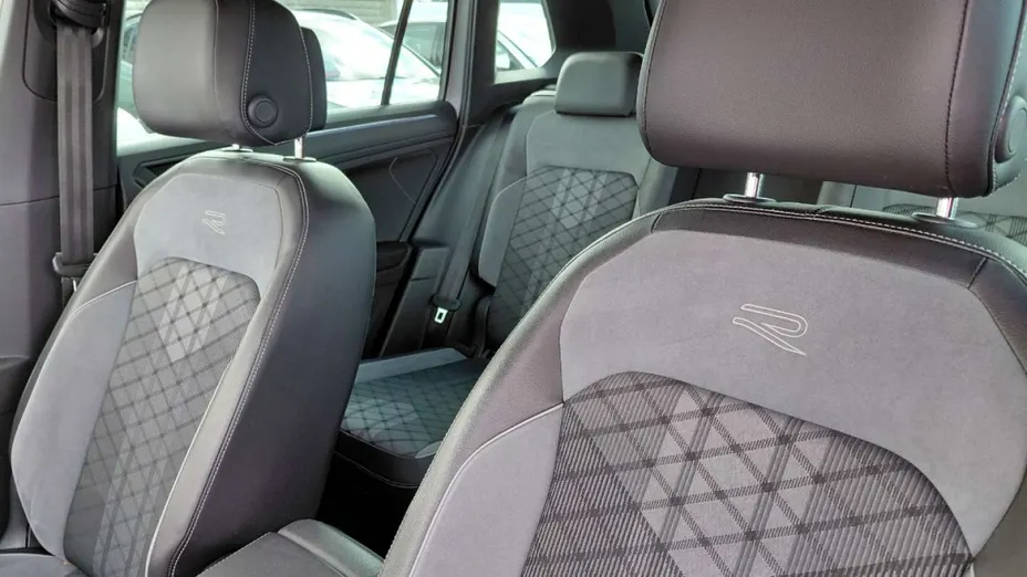 VOLKSWAGEN Tiguan -