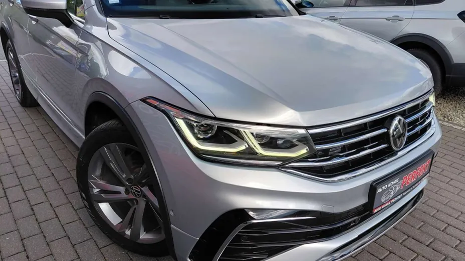 VOLKSWAGEN Tiguan -