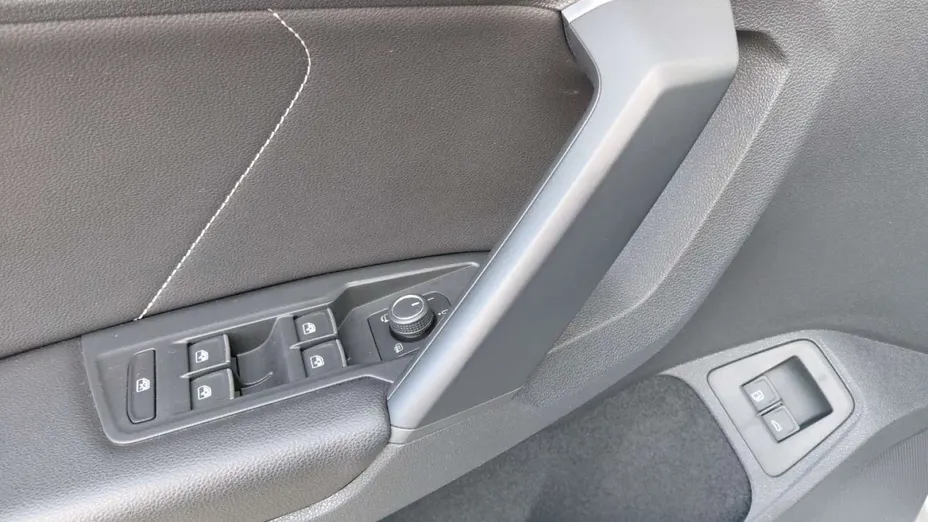 VOLKSWAGEN Tiguan -