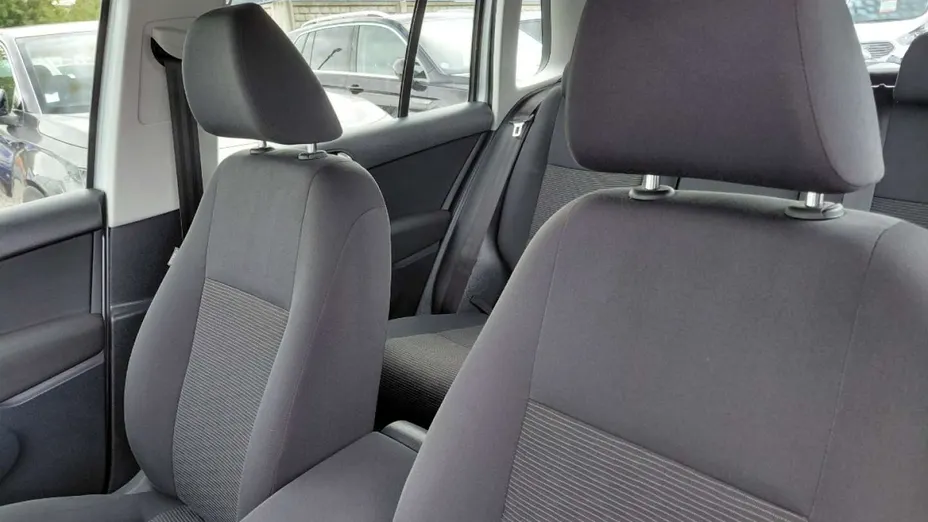 VOLKSWAGEN Tiguan -