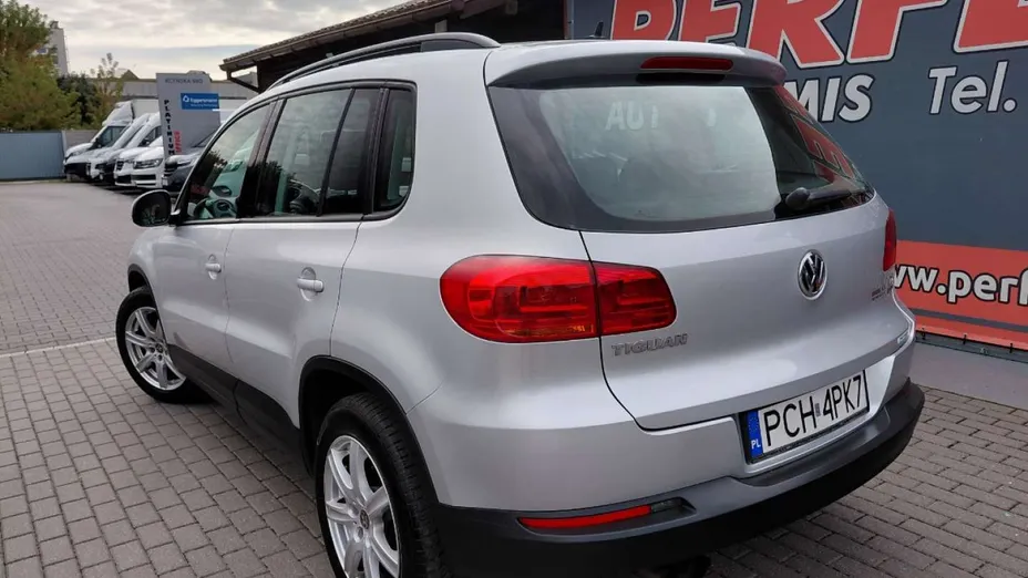 VOLKSWAGEN Tiguan -