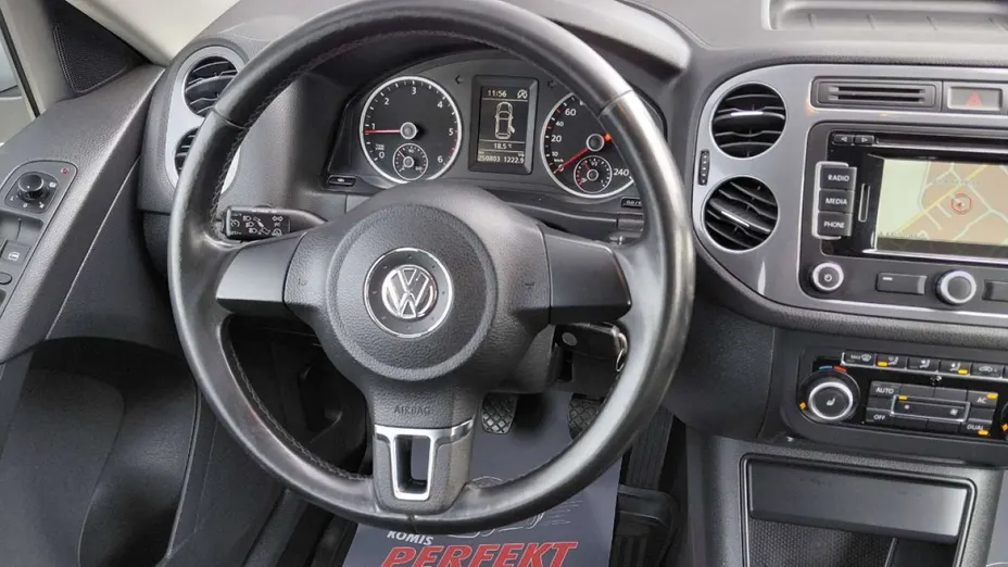 VOLKSWAGEN Tiguan -