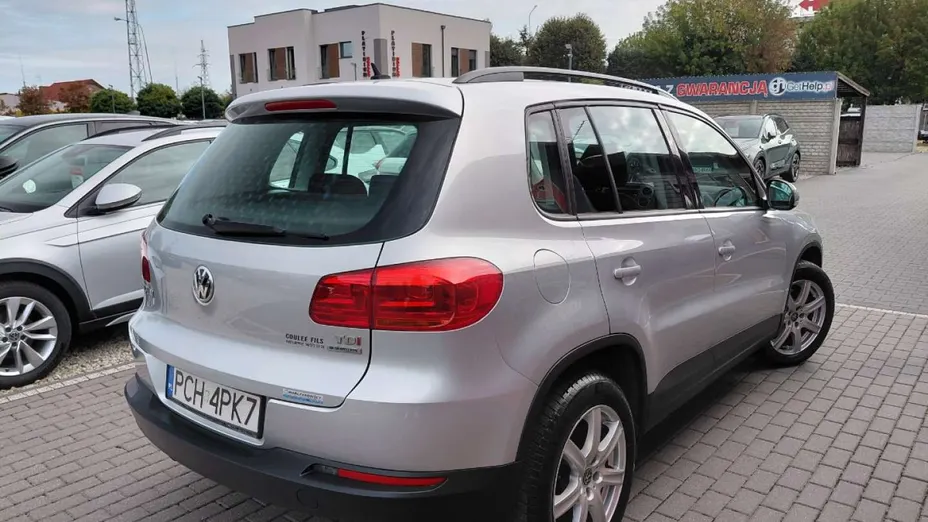 VOLKSWAGEN Tiguan -