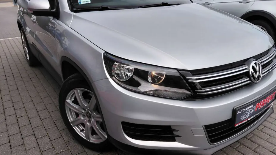 VOLKSWAGEN Tiguan -