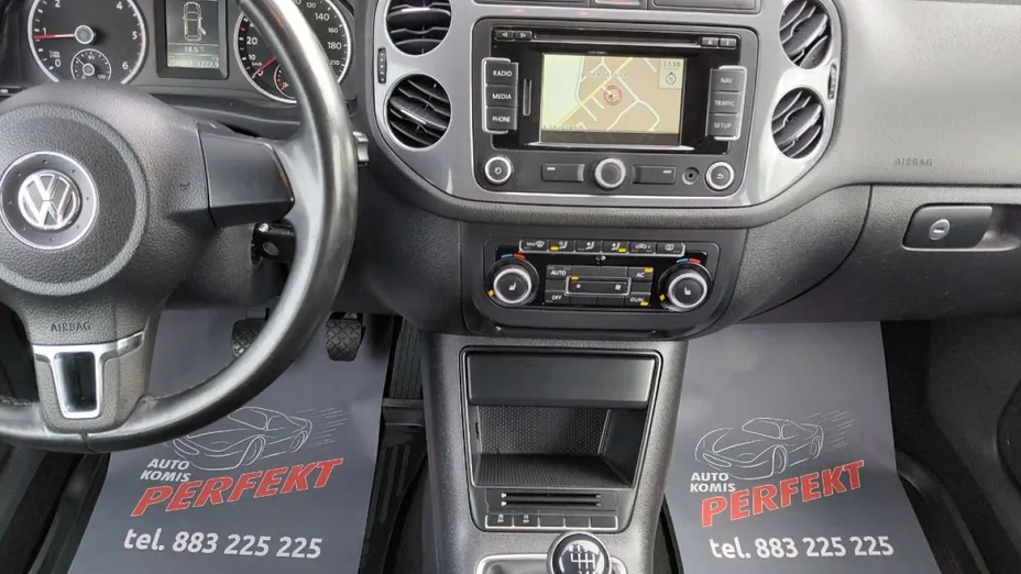 VOLKSWAGEN Tiguan -