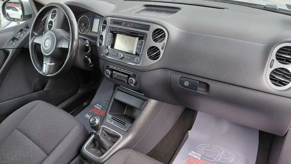 VOLKSWAGEN Tiguan -