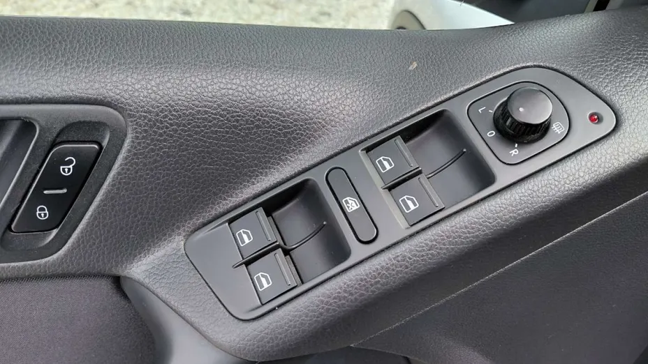 VOLKSWAGEN Tiguan -