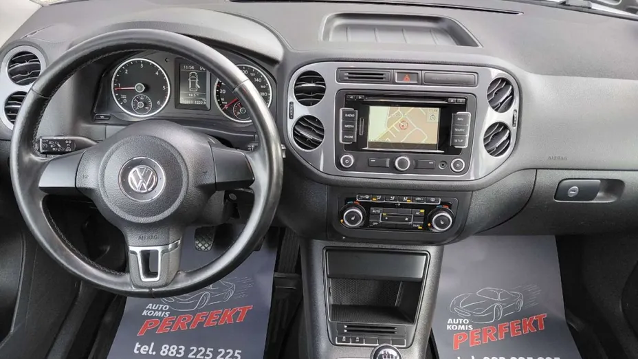 VOLKSWAGEN Tiguan -
