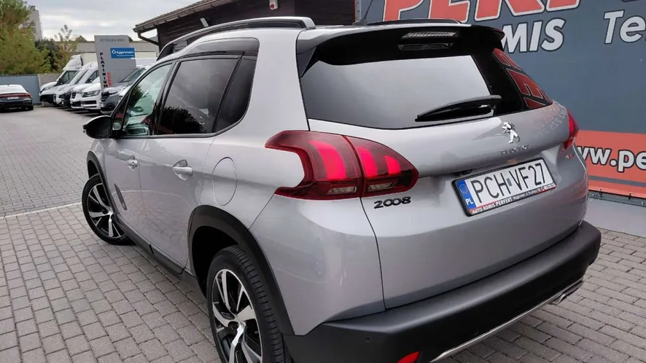 PEUGEOT 2008 -