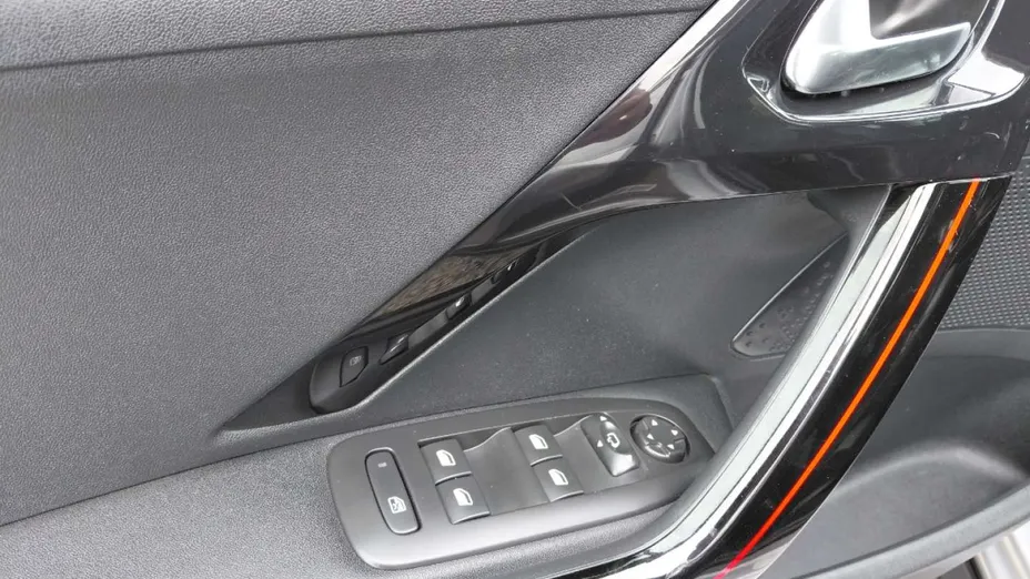 PEUGEOT 2008 -