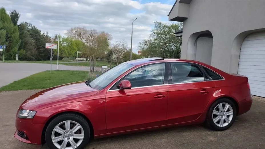 AUDI A4 -