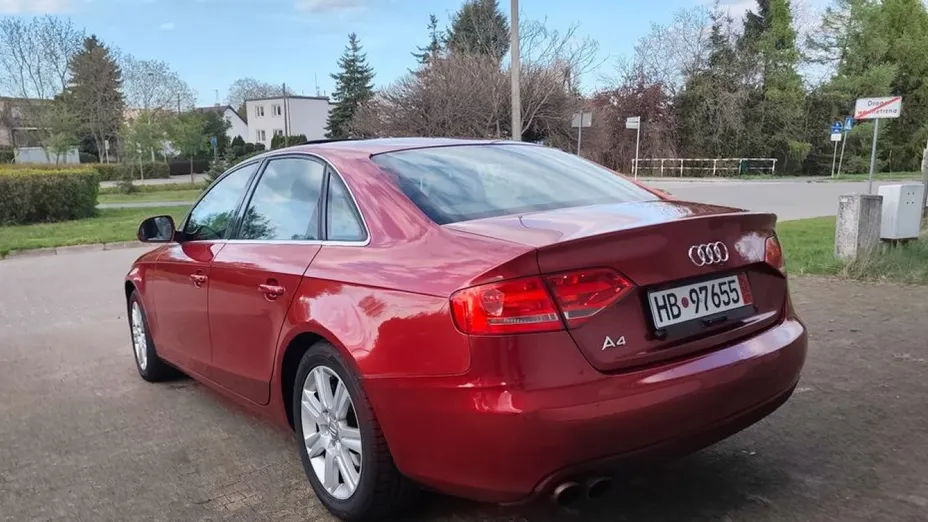 AUDI A4 -