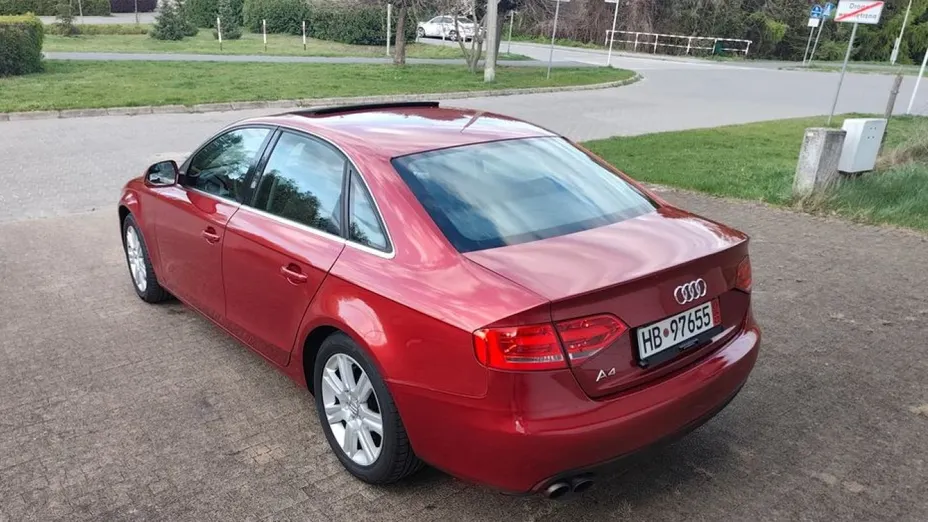 AUDI A4 -