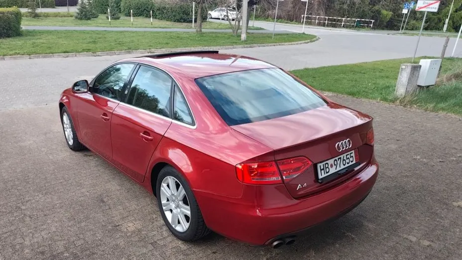AUDI A4 -