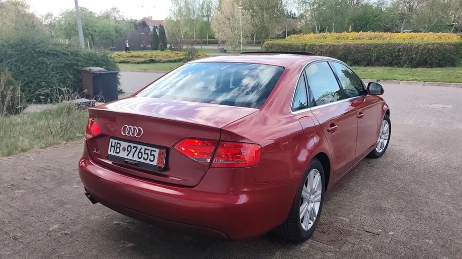 AUDI A4 -