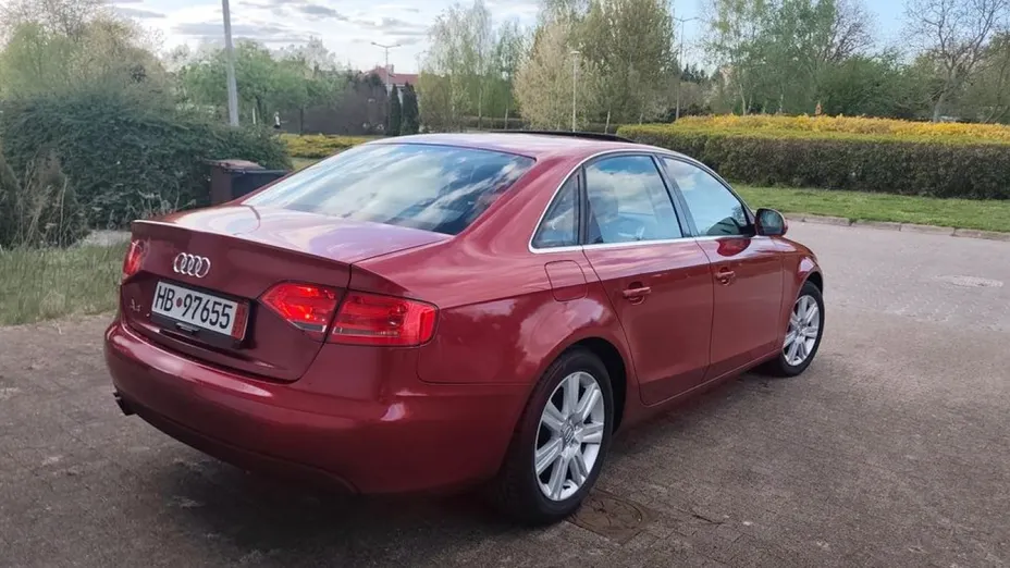 AUDI A4 -