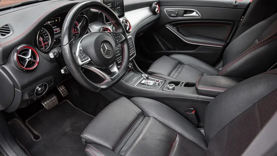 MERCEDES-BENZ CLA -