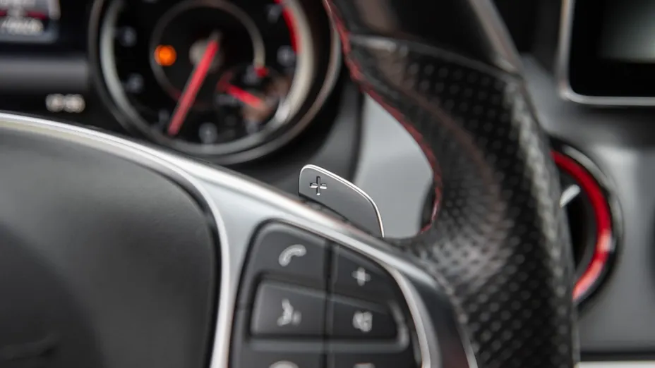 MERCEDES-BENZ CLA -