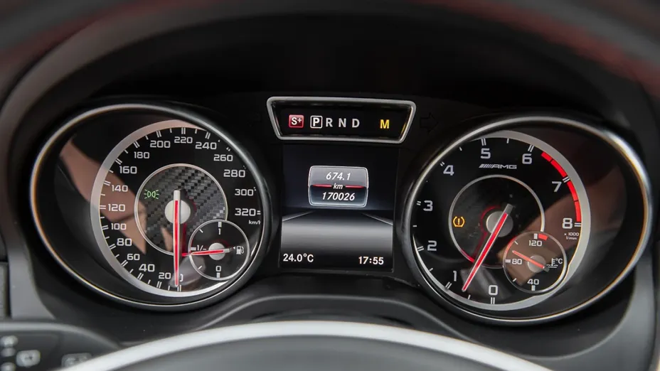 MERCEDES-BENZ CLA -