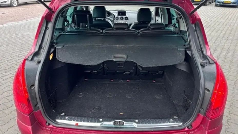 PEUGEOT 308 -