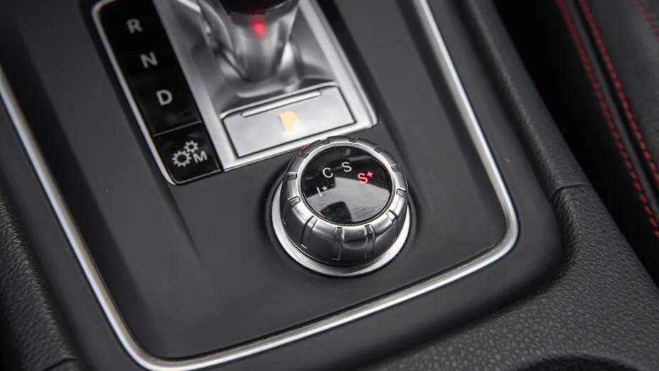 MERCEDES-BENZ CLA -