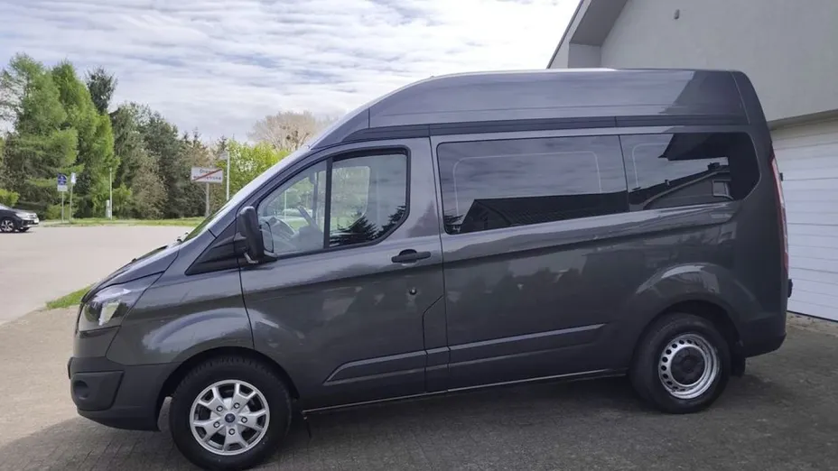 FORD Tourneo Custom -