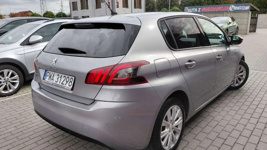 PEUGEOT 308 -