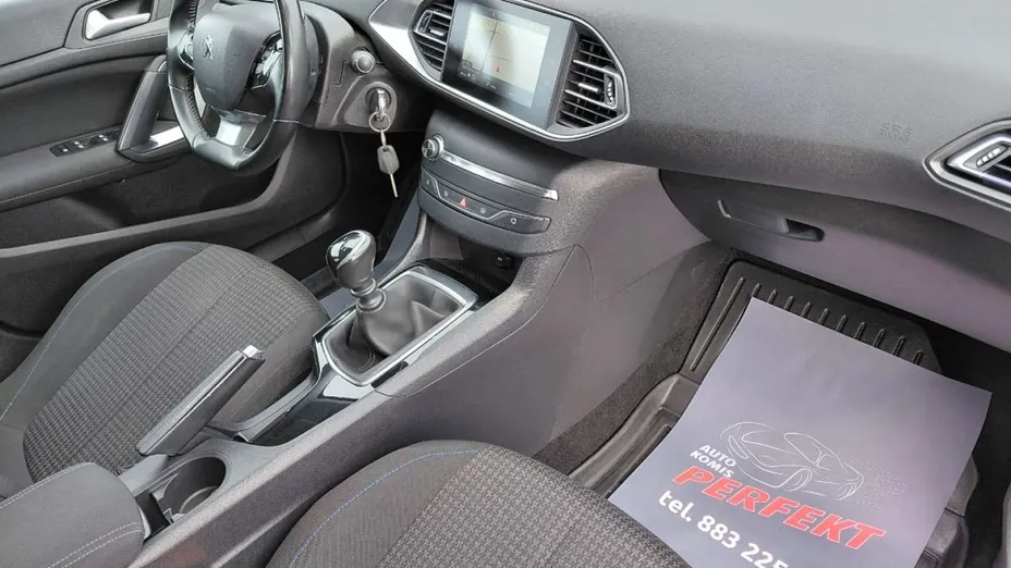 PEUGEOT 308 -