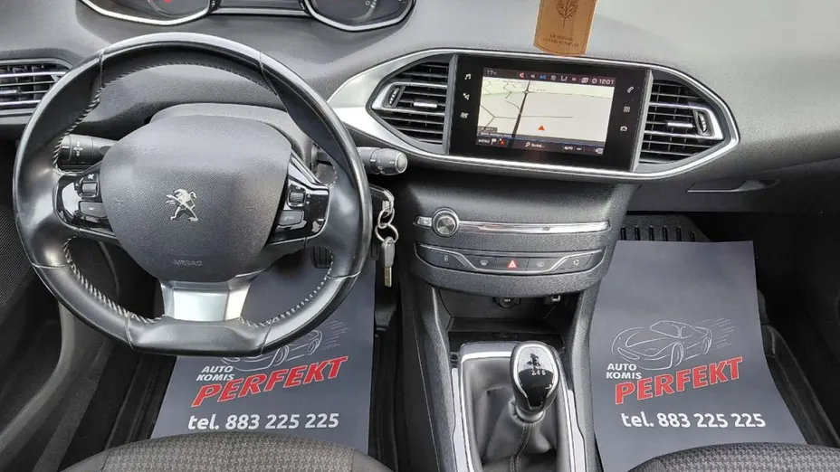 PEUGEOT 308 -