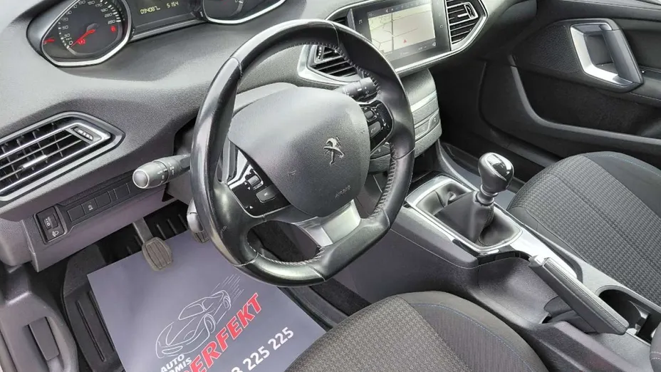 PEUGEOT 308 -