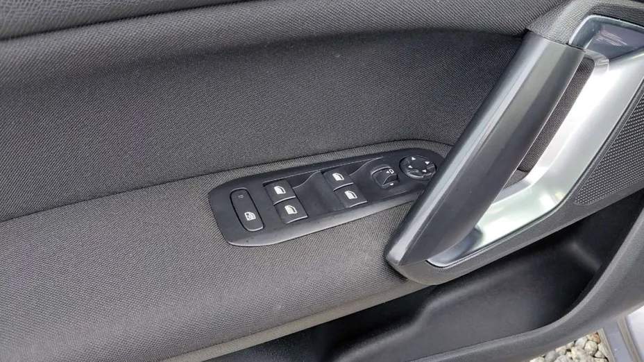PEUGEOT 308 -