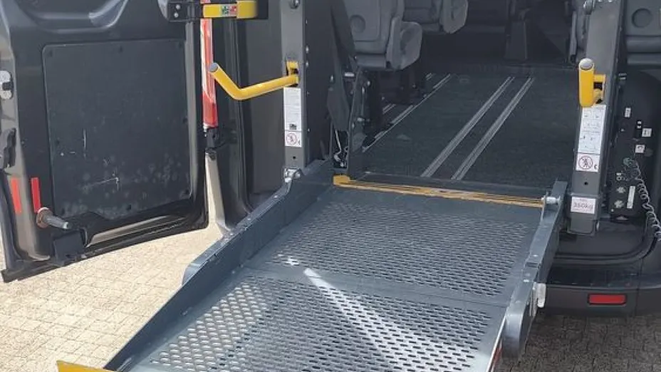 FORD Tourneo Custom -