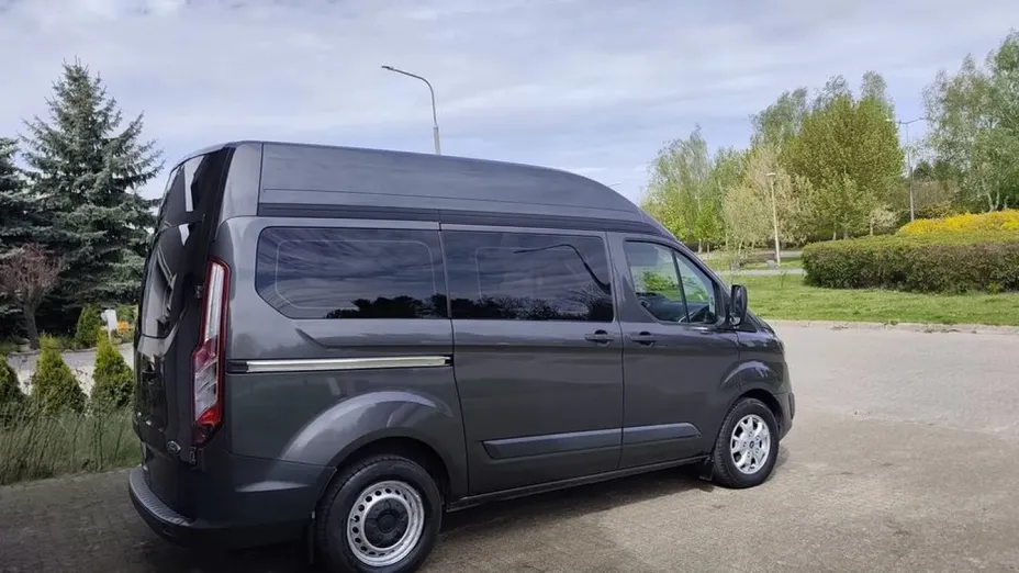 FORD Tourneo Custom -