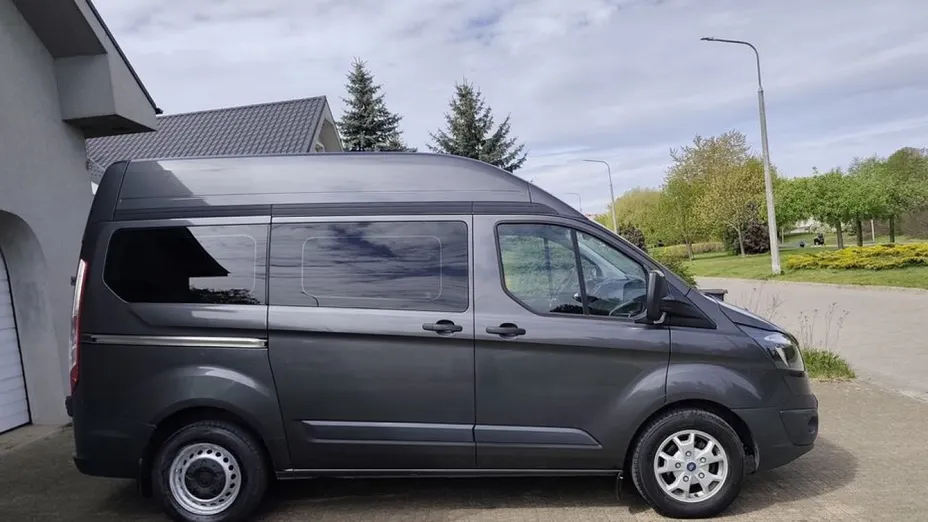 FORD Tourneo Custom -