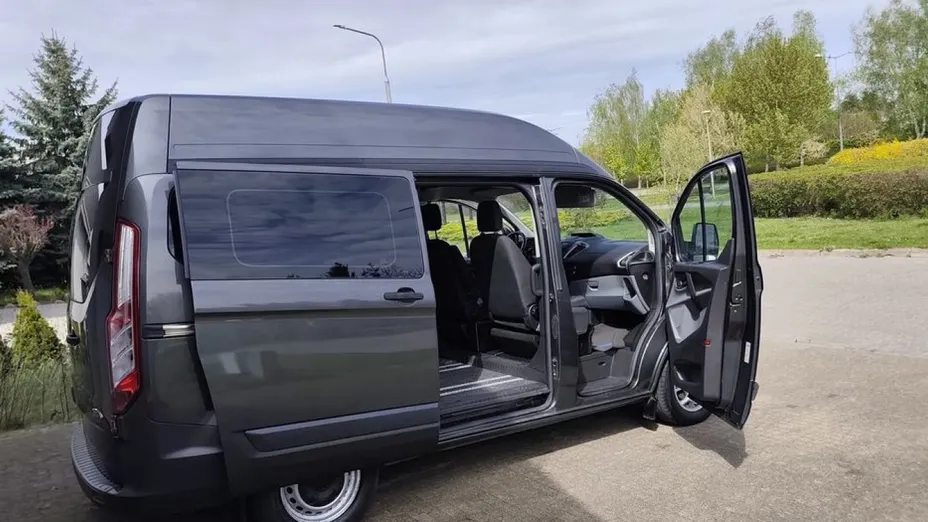 FORD Tourneo Custom -