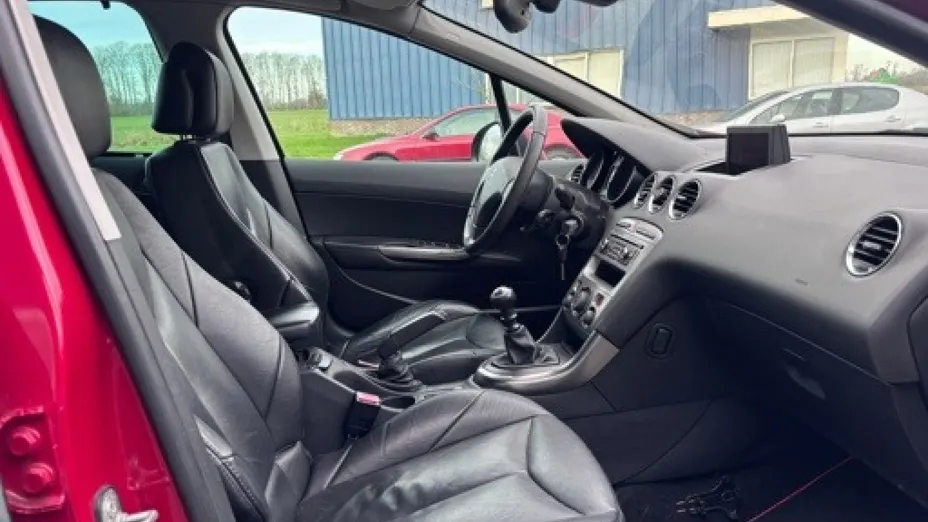 PEUGEOT 308 -