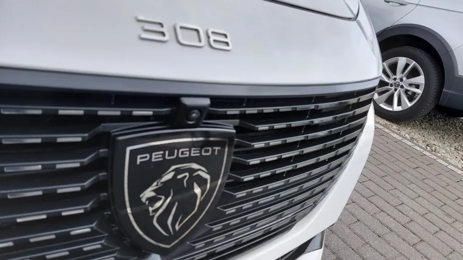PEUGEOT 308 -