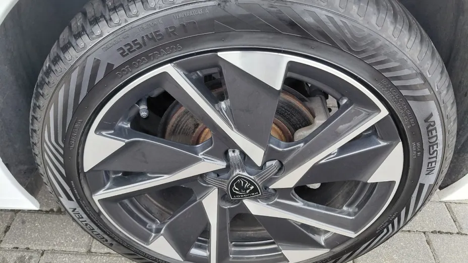 PEUGEOT 308 -