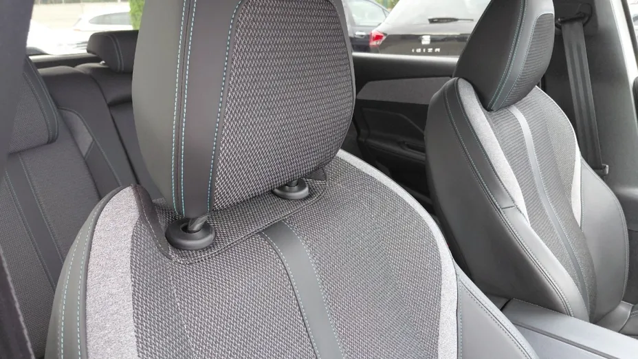 PEUGEOT 308 -