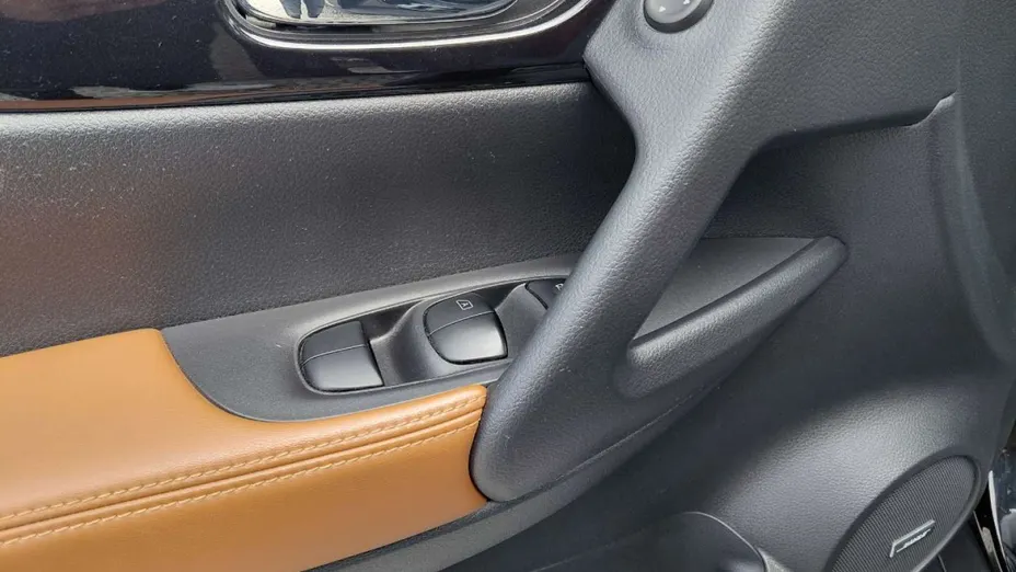 NISSAN X-Trail -