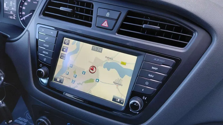 HYUNDAI i20 -